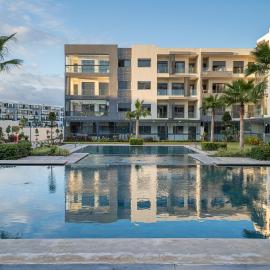 Luxury Residence Beach Gym and Garage, hotel in Pont Blondin
