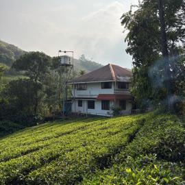 FroZen NeST, hotel in Vagamon