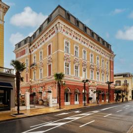 Hotel Continental, ξενοδοχείο στην Οπατία
