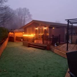 Luxury log cabin with hot tub- York