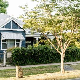 Corner Cottage Bright