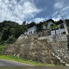 Arhh castle, hotelli kohteessa Ginigathena