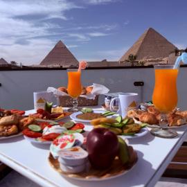 Locanda pyramids view
