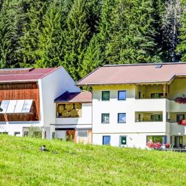 Apartment Kapall by Interhome, hotel in Obergand