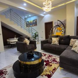New Luxury 2BR Sea View Apartment -Walk to Beach