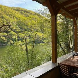 Heimbach में, होटल Haus am See with Private Sauna and Lake View