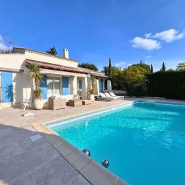 LE MAS DES OISEAUX Villa pour 6 personnes avec piscine privée, à deux pas du Golf de Valcros, à La Londe-Les-Maures