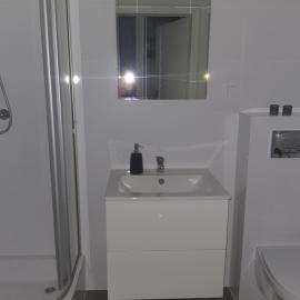 Mieszkanie czteroosobowe z łazienką i aneksem kuchennym, hotel in Tomaszów Mazowiecki