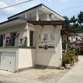 Spa & Pool Apartments Prestige VILLA IVICA、Mariankaのホテル