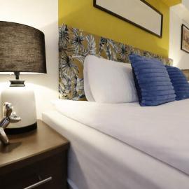 c-Central Location Stylish 1-Bed Apartment Free Parking