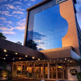 Golden Cassia Infopark Business Hotel، فندق في كاكاناد