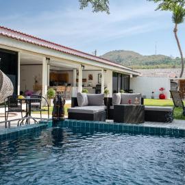 Private Luxury Villa 4BR Pool Near Beach、ランタ島のホテル