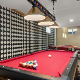 Backyard Movie, Hot Tub & 2 Game Rooms, hotel em Arvada