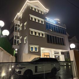 Murati Lake View Hotel、ティラナのホテル