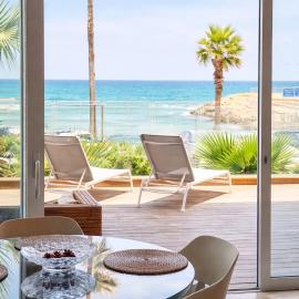Alonas Apartments Beachfront Apartment