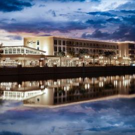 Hotel Eastport, hotel The Villagesben