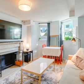 2 Mi to Dtwn: Boston Apartment Near Beaches!
