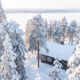 Kalliorinne - Lakefront Villa، فندق في روكا