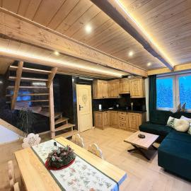 Czerwienne में, होटल Apartament Bioło Izba
