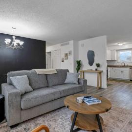 Modern 4BR Retreat Fenced Yard Near Easton