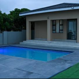 Mjee's Guest House، فندق في Ulundi