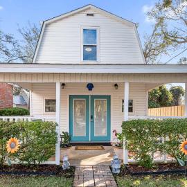 Beach Barn - 5min to Pcola Beach , Full Kitchen, hotel v destinaci Gulf Breeze