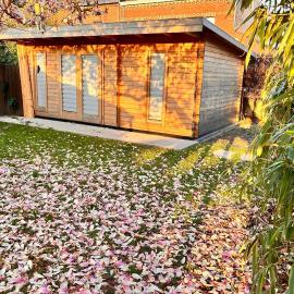 Le chalet, Brussels South Airport, khách sạn ở Charleroi