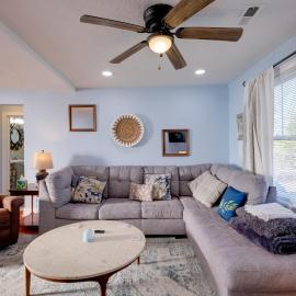 3 Mi to Radford University & River, Charming Home, Hotel in Radford