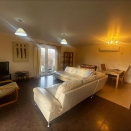 Wayward Apartment, Kirkwall, Orkney - OR00447F, hotel i Kirkwall