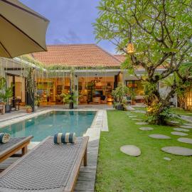 Villa Mint Dua, Peaceful 3BR Villa - Near La favela Seminyak, מלון בPetitenget