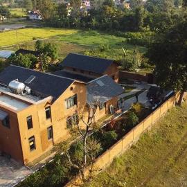 Beautiful organic Farm and yoga Homestay, hotel in Maruwā Ghāt