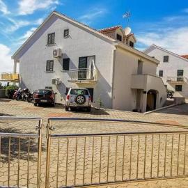 Apartments with swimming pool Milna, Brac - 24929