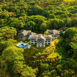 Ocean-Mountain views 2 Bdr, Villa Pelicano, מלון בDominicalito