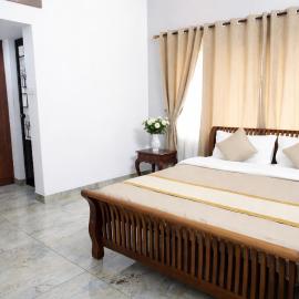 PATHIRAMANAL Service Villas
