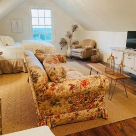 Dahlonega Wine Country Retreat at Cardinal Hill