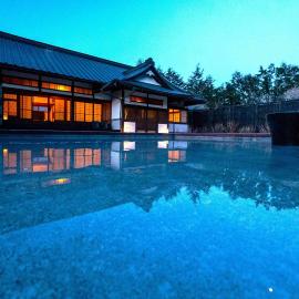 Bettei Himawari Japanese Traditional Cottages, מלון בניקו