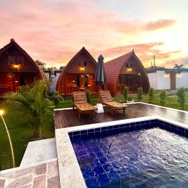 Villa Aiden Bungalow 3 near Uluwatu, hotel in Ungasan