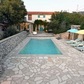 Villa Buby by Villas Guide, hotel in Kraljevica