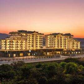 Hilton Garden Inn Xishuangbanna Railway Station, hotel a Jinghong