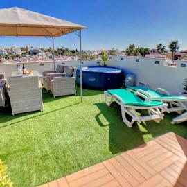 Apartment Alpha - 2 Bedrooms, Private Rooftop Patio with Hot Tub, BBQ and View