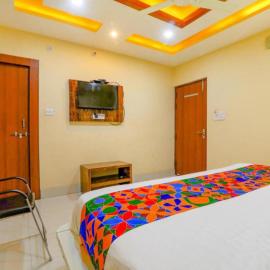 RROOMS Eco Hotel Shree Galaxy