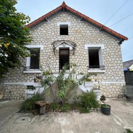 Maison 1930 Familiale à la Marbellière, 2 chambres, מלון בז'ואה-לה-טור
