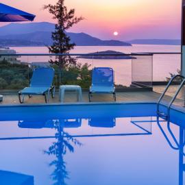 Alexis Zorba Villa - private pool & sea view - 8 min walk to beach, khách sạn ở Pláka