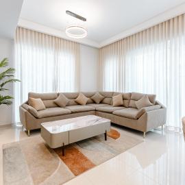 ALiving Modern 3BR Townhouse I Family-Friendly I DAMAC Hills 2, hotel in Sabkhah