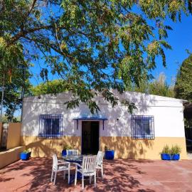 Casa Lucero Barbacoa y Terraza escapada rural para 6 personas, hotel i Lucena