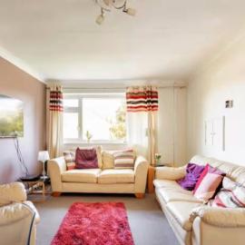 A Home from Home -2 Bed Flat & Free Driveway Parking, hotel a Ascot
