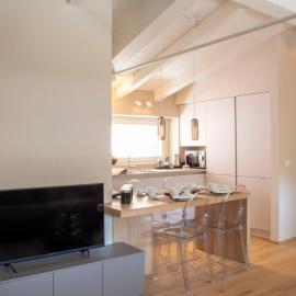 Time to Be - Luxury Apartments Centro Storico, hotel in Peschiera del Garda