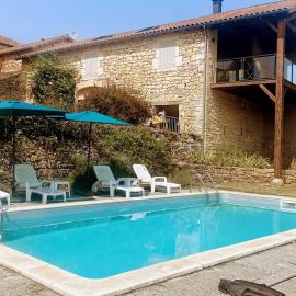 Ancient stone barn luxury renovation، فندق في Montcabrier