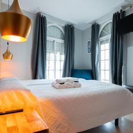 Hostal La Muralla, hotel in Seville