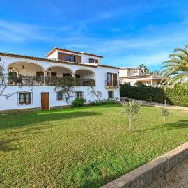 Villa Almare by Marhen Homes, Hotel in Adsubia